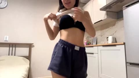 BerryBurstX @ BongaCams • Recorded April 21, 2026 18:13 • 52m