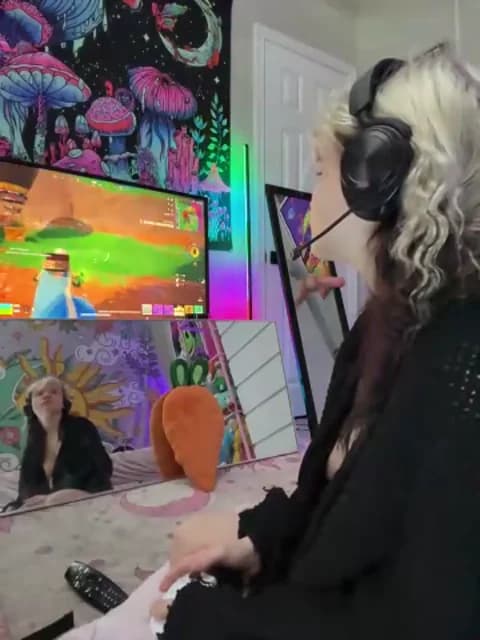 Cutiepiespanks @ Stripchat • Recorded March 31, 2026 03:59 • 48m