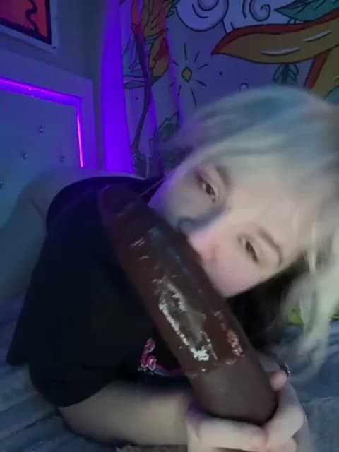 Cutiepiespanks @ Stripchat • Recorded April 18, 2026 05:47 • 32m