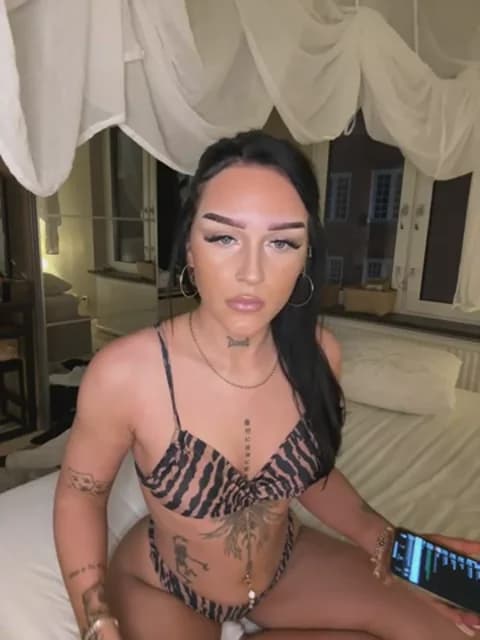 Gabbyys @ Stripchat • Recorded April 26, 2026 20:18 • 47m