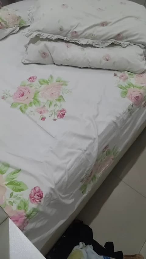 Gabyzinha_24 @ Cam4 • Recorded March 16, 2026 22:44 • 41m