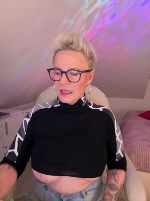 German_Milf @ Stripchat • Recorded April 14, 2026 13:08 • 42m