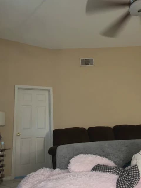 Kiki_hammyy @ Stripchat • Recorded May 17, 2026 19:38 • 38m