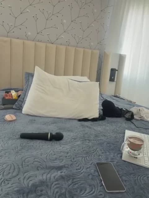 KnellForQueen @ Stripchat • Recorded April 9, 2026 09:54 • 45m