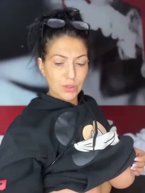 LittleMissEeve @ Stripchat • Recorded April 19, 2026 18:25 • 88m