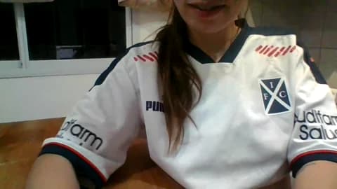 Lola_mojada @ Cam4 • Recorded April 18, 2026 03:32 • 120m