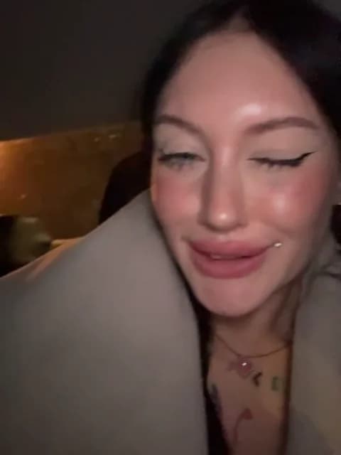 Melissa_crazy @ Stripchat • Recorded March 17, 2026 23:52 • 30m