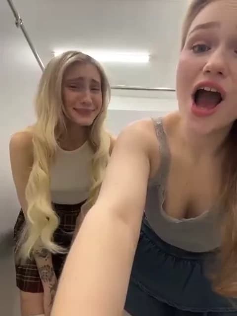 RussianWoman @ Stripchat • Recorded March 19, 2026 05:11 • 36m