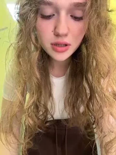 RussianWoman @ Stripchat • Recorded May 1, 2026 10:37 • 44m