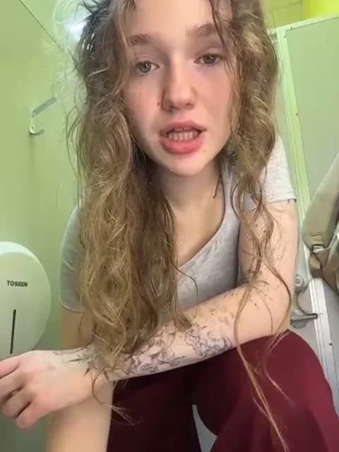 RussianWoman @ Stripchat • Recorded May 3, 2026 05:36 • 38m