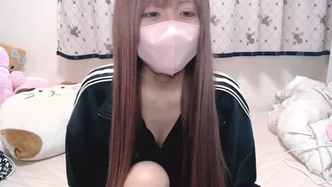_hiyor_ @ Stripchat • Recorded May 8, 2026 21:18 • 61m