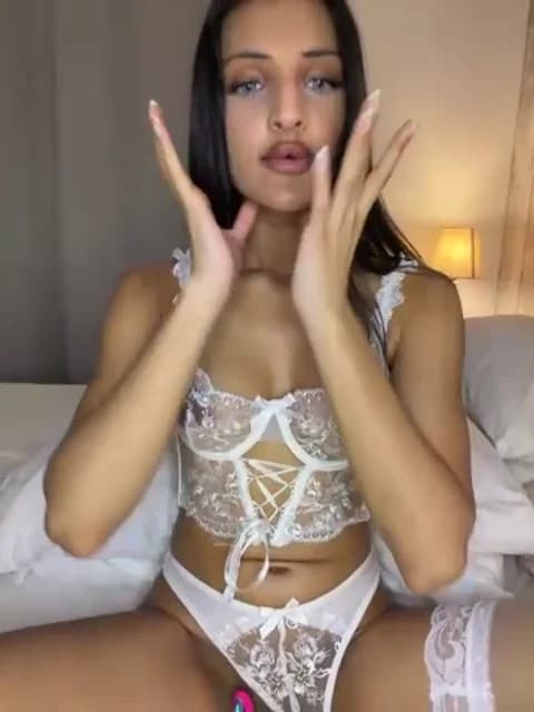 alanaexplicit69 @ Stripchat • Recorded March 14, 2026 19:33 • 40m