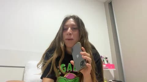 candyflypp @ Cam4 • Recorded March 26, 2026 04:15 • 83m