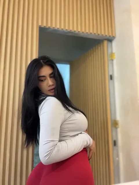 clarachanelricek @ Stripchat • Recorded January 15, 2026 24:15 • 32m