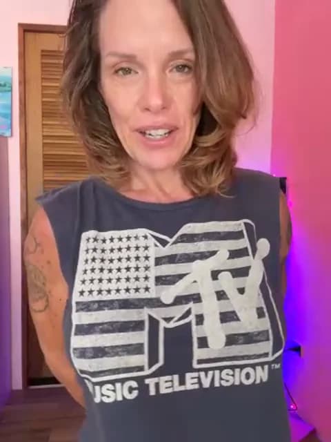 mommyselenafit_ @ Stripchat • Recorded April 16, 2026 03:15 • 38m