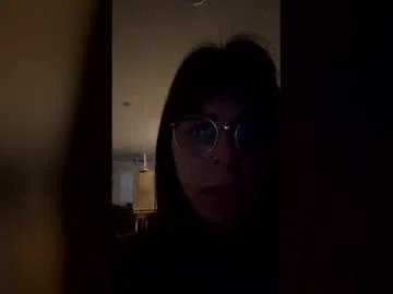 itschloelaurent Chaturbate Model - Cam Recordings