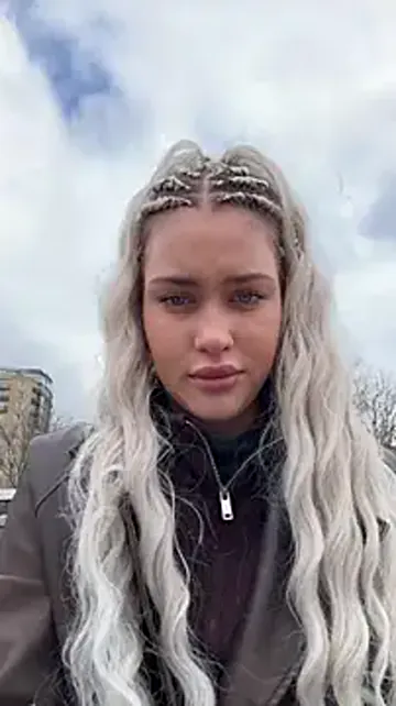 KikiWatson Stripchat Model - Cam Recordings